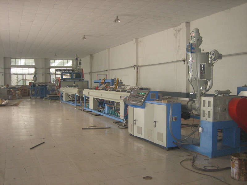 آلات تصنيع الأنابيب ذات القطر الكبير HDPE: دليل عملي مع المعلمات الرئيسية